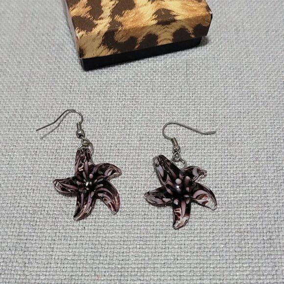 Handcrafted glass starfish earrings - Picture 1 of 1